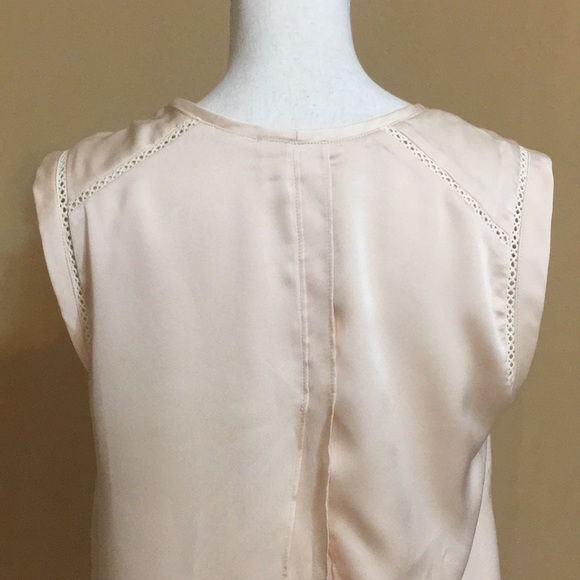 ✨TCEC✨CREAM SLEEVELESS TOP - Picture 8 of 15